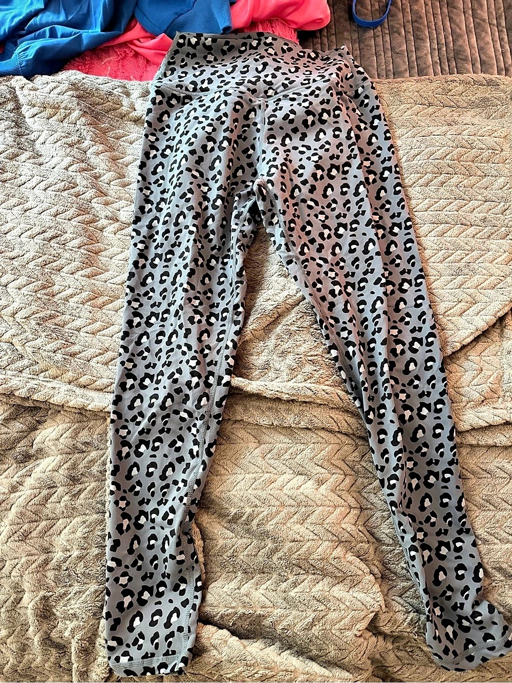 Ryderwear Women's Gray & Black Leopard Print Leggings
